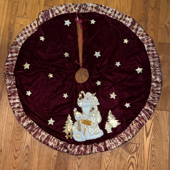 Dark red Velvet tree skirt Santa Claus snowman gold stars 41” diameter - Picture 1 of 15